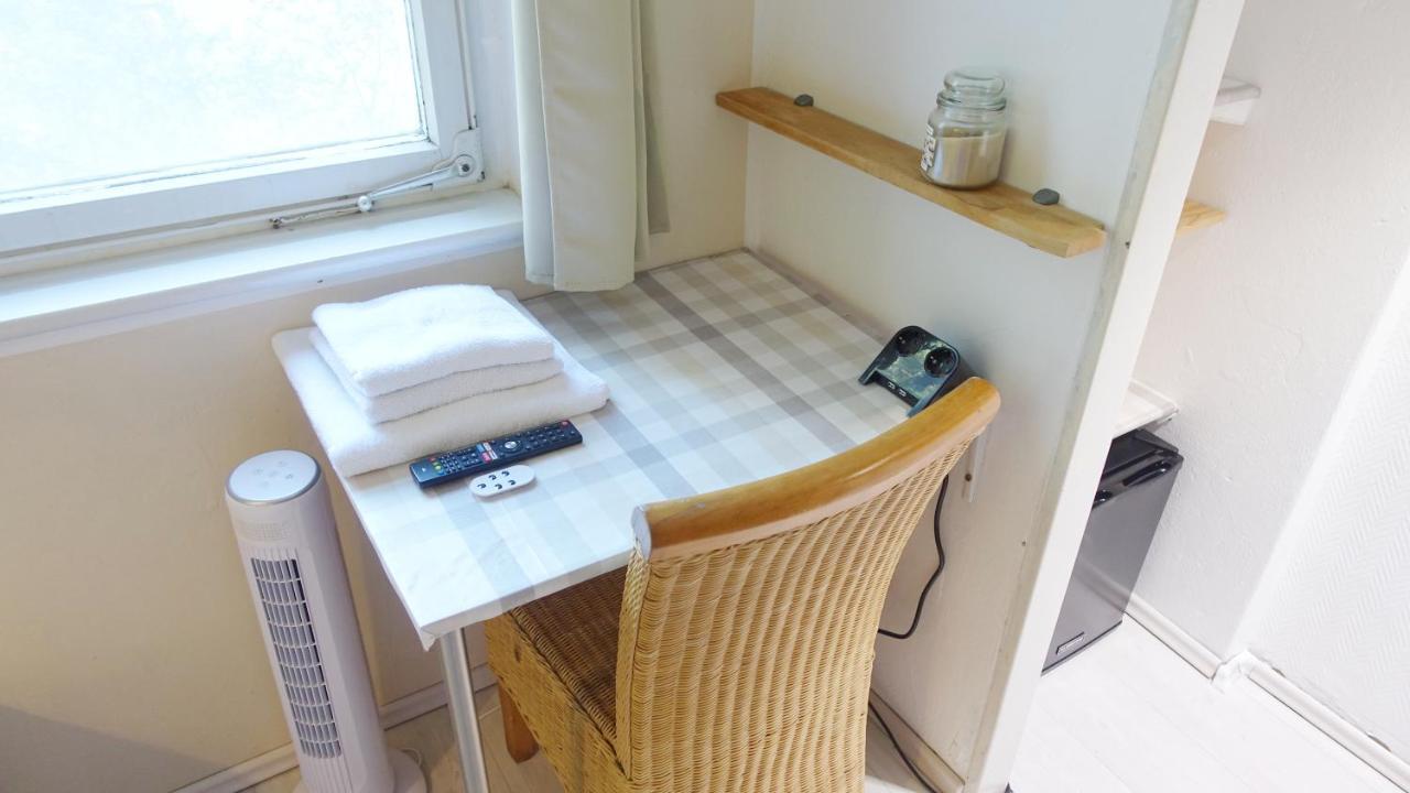 베를린 1 Zimmer In Wohngemeinschaft, Netflix, Premium Kabelfernsehen, Kueche 아파트 외부 사진